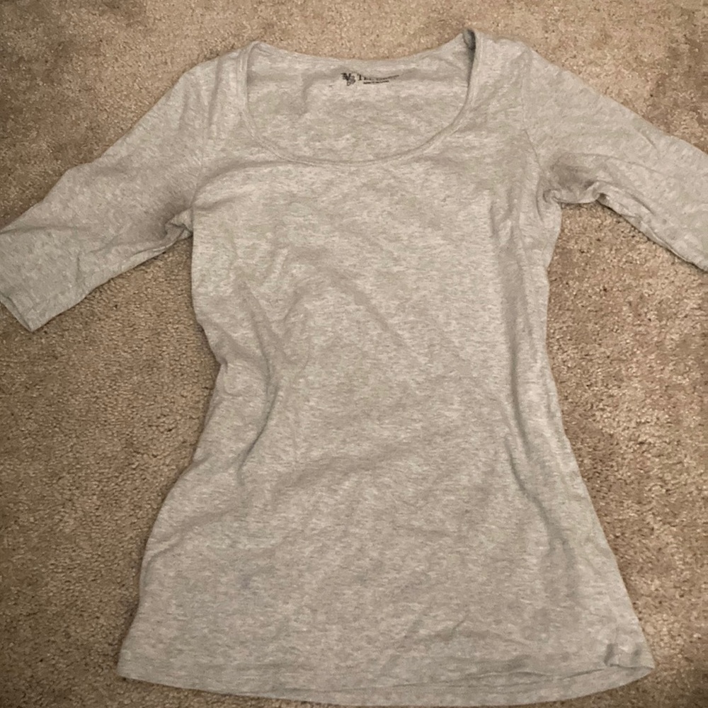 Tee shop 3/4 sleeve grey shirt xs